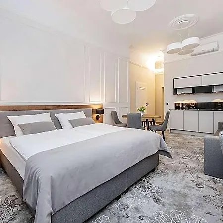 Vinfort Hotel *